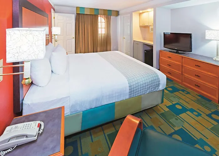 Baymont By Wyndham Lubbock - Downtown Civic Center