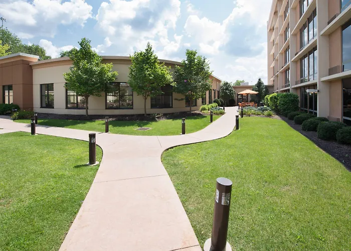 Courtyard By Marriott Canton