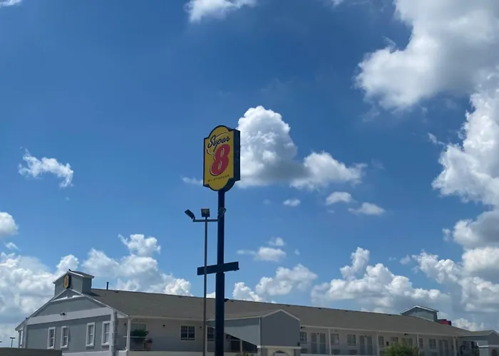 Super 8 By Wyndham Terrell