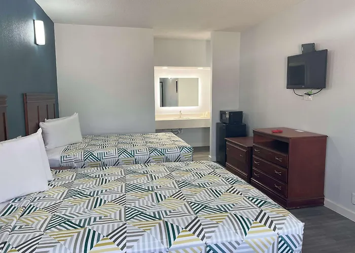 Motel 6 Cleveland, Ms - Delta State University
