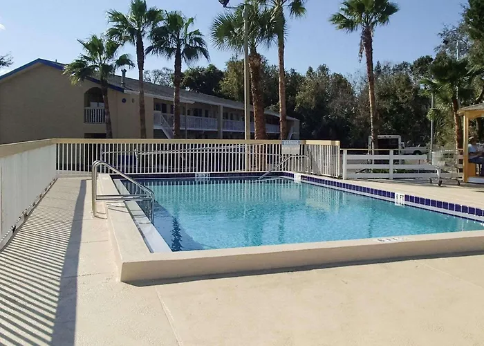 Rodeway Inn Leesburg Chain Of Lakes