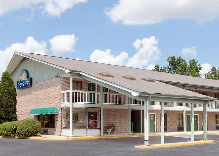 Days Inn By Wyndham Columbia Ne Fort Jackson