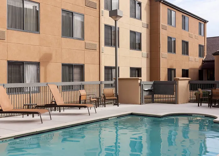 Courtyard By Marriott Ridgeland