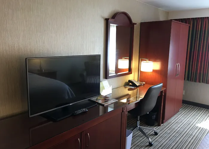 Four Points By Sheraton & Conference Center