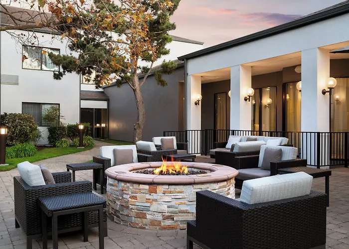 Courtyard By Marriott San Francisco Airport