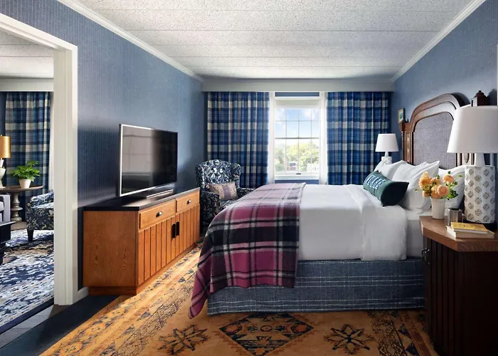 Graduate By Hilton State College Hotel