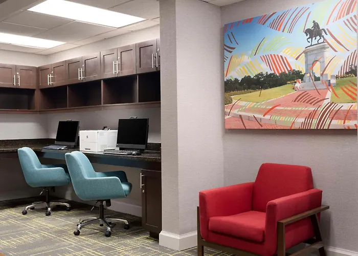 Hampton Inn Near The Galleria