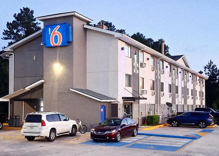 Motel 6: Ultra-Modern Comfort with Robotic Massages Kingsland
