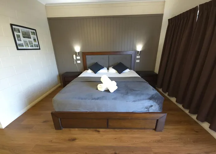 Colonial Rose Motel