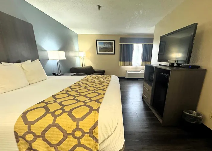 Baymont By Wyndham Tupelo
