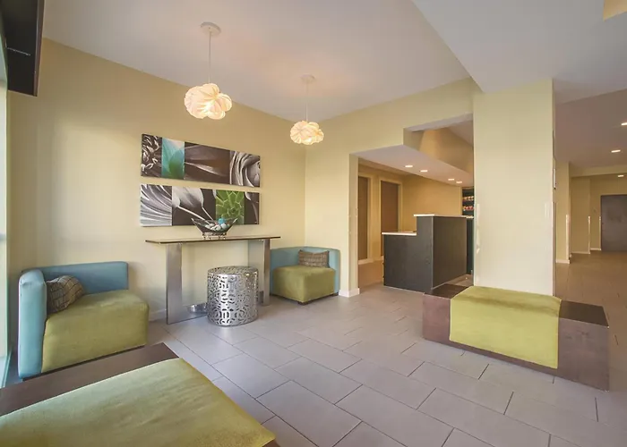 La Quinta By Wyndham Collinsville - St. Louis