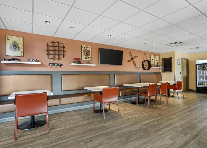 Best Western Plus Airport Inn & Suites