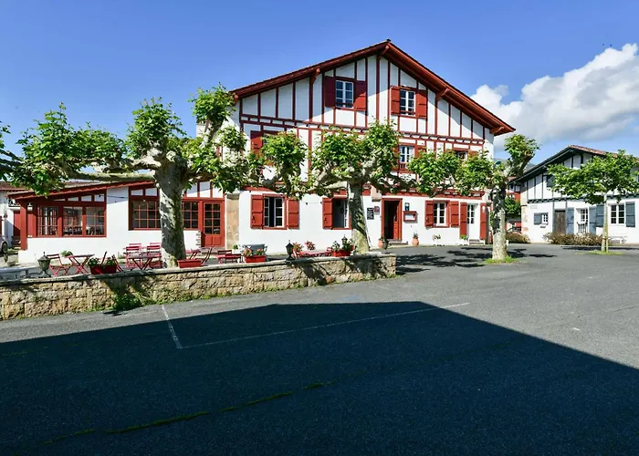 Logis Hôtel Baratxartea Sare