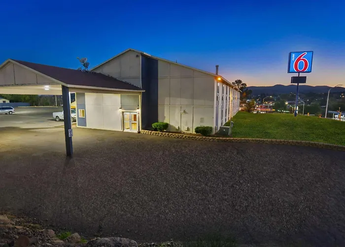 Motel 6-, Nm