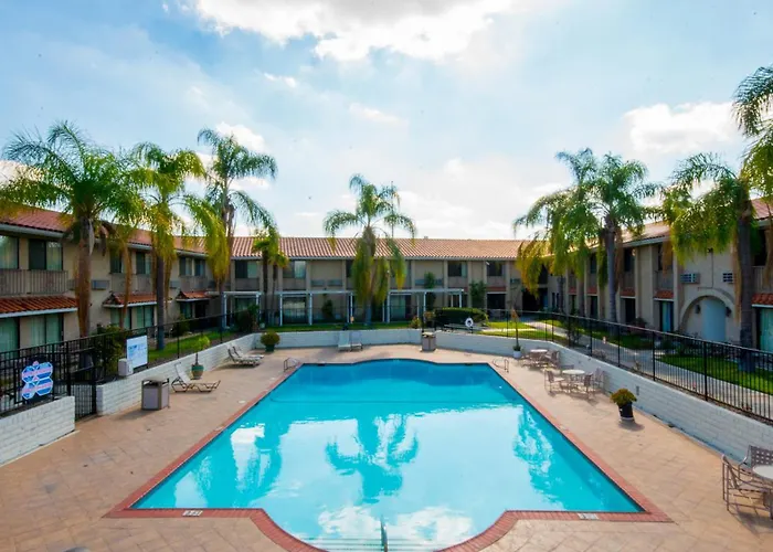 Motel 6 - Hills, Ca