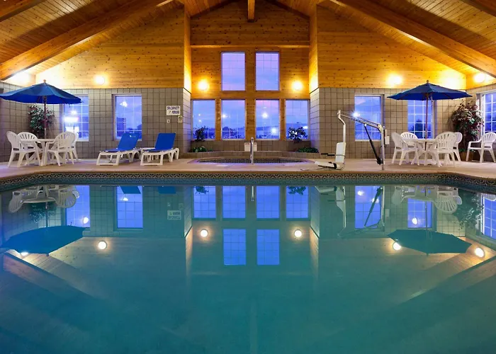 Paynesville Inn & Suites