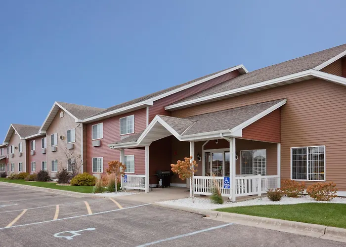 Paynesville Inn & Suites