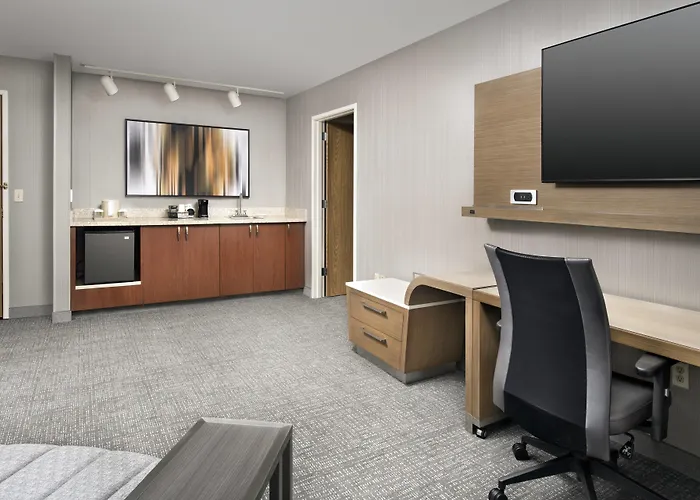 Courtyard By Marriott Portland