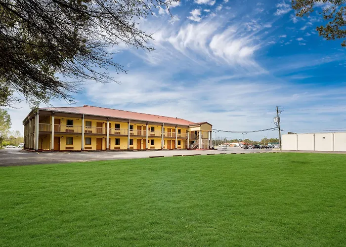 Americas Best Value Inn-Montezuma