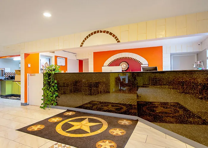 Economy Inn & Suites