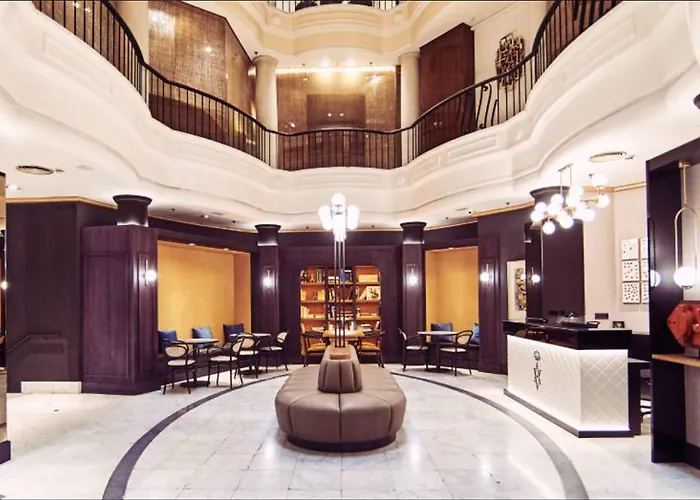 Occidental León Alfonso V Hotel