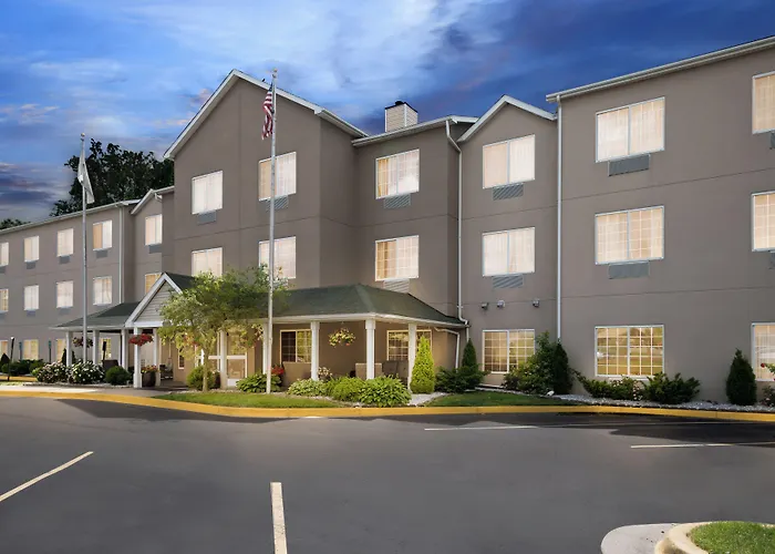 Country Inn & Suites By Radisson, Grand Rapids Airport, Mi