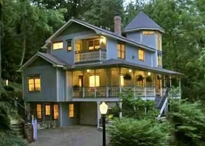 Arsenic And Old Lace Bed & Breakfast Inn