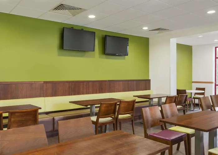 Days Inn Magor