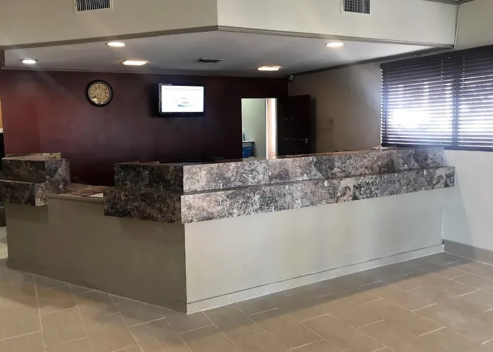 Red Roof Inn & Suites