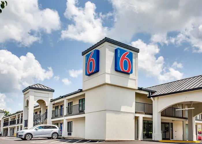 Motel 6-White House, Tn