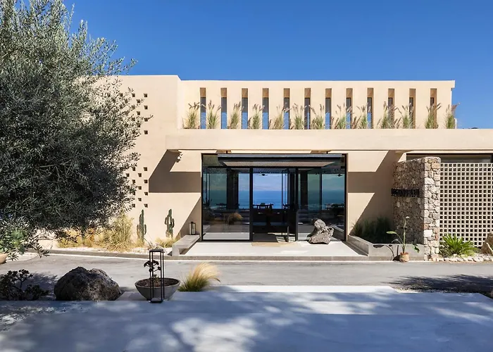 ​Le Grand Bleu Resort