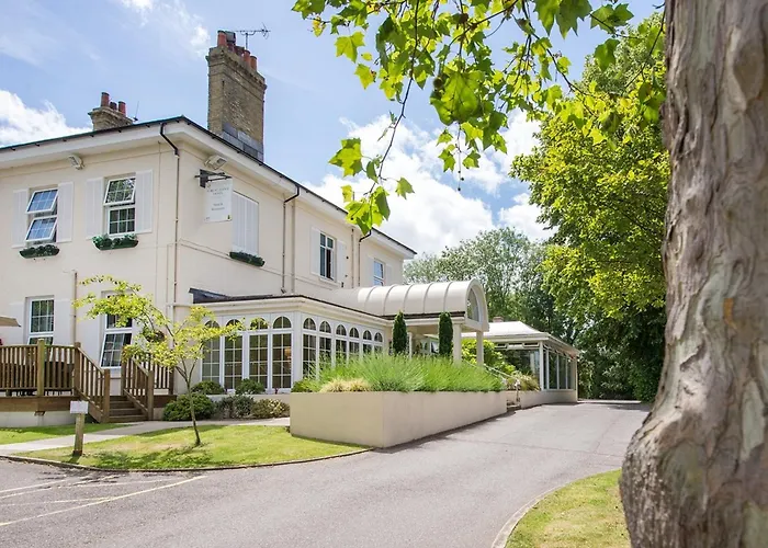 Forest Lodge Hotel