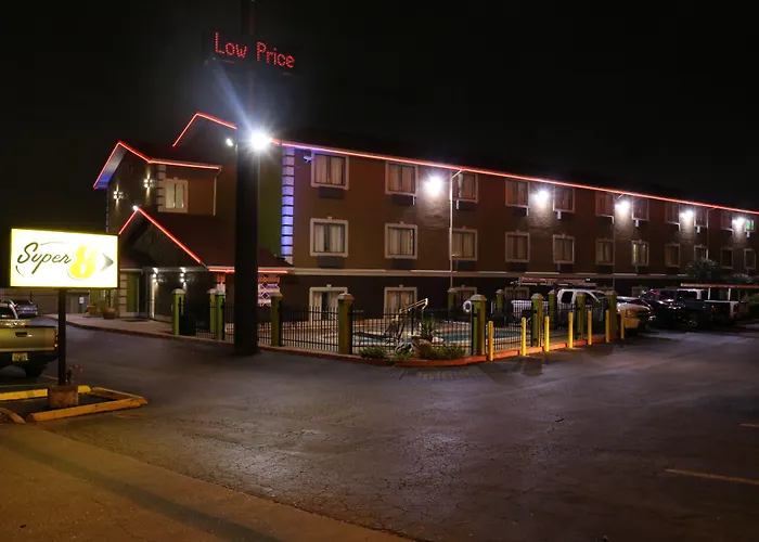 Super 8 By Wyndham San Antonio/I-35 North