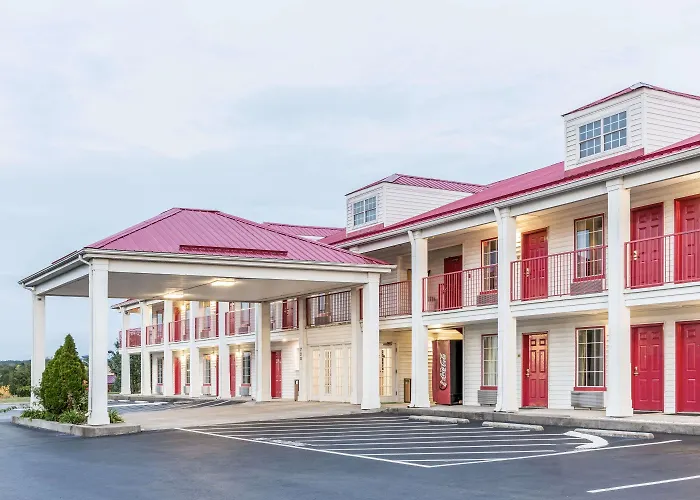 Super 8 By Wyndham Clinton