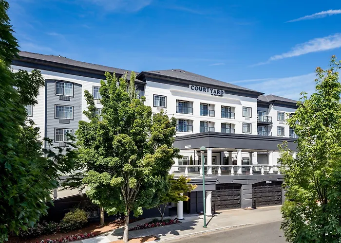 Courtyard By Marriott North