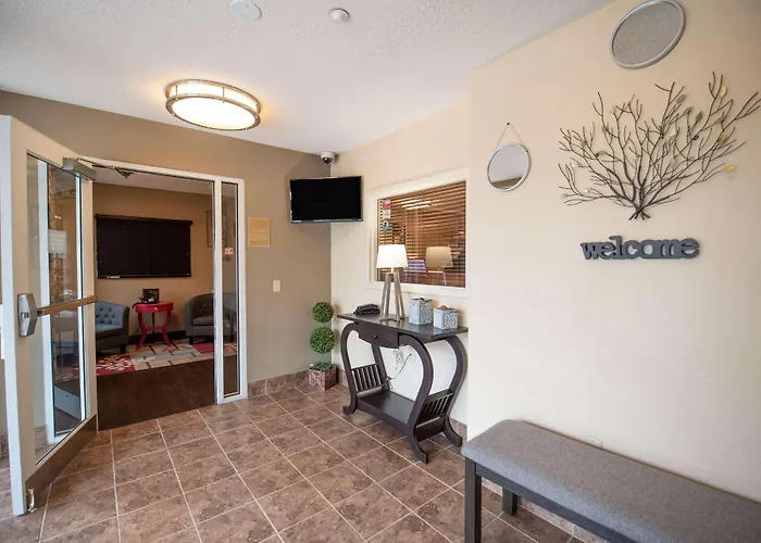 Sonesta Simply Suites Chicago Naperville