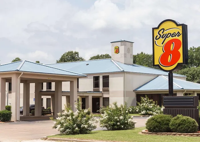 Super 8 By Wyndham Indianola
