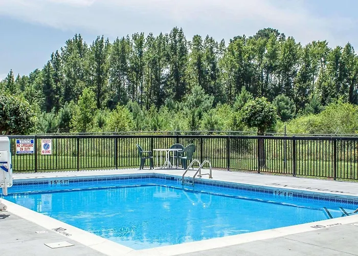 Comfort Inn Dunn Near I-95
