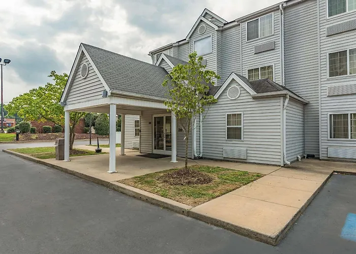 Motel 6-, Nc - University