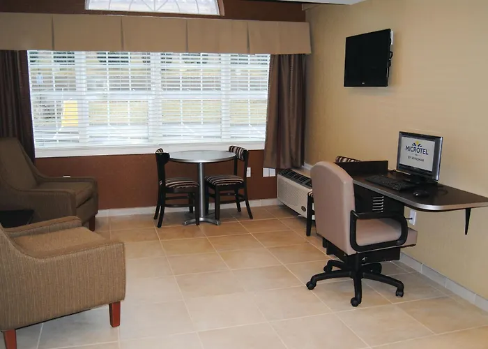 Microtel Inn & Suites By Wyndham Mineral Wells/Parkersburg