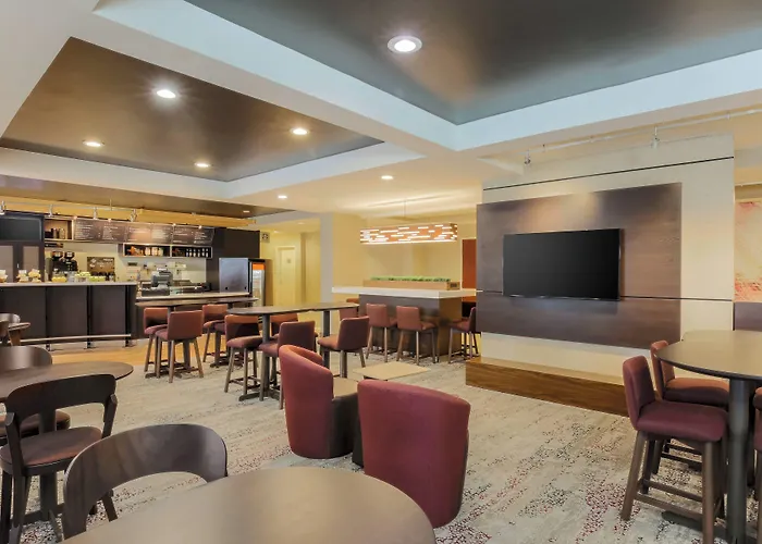 Courtyard By Marriott Monroe Airport