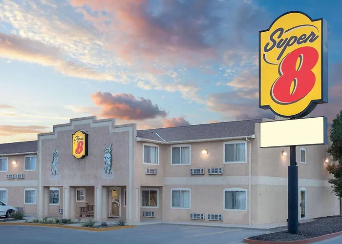 Super 8 By Wyndham Bloomfield