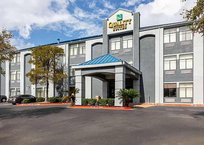 Quality Suites Austin South Street Elmo District
