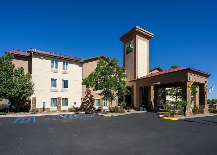 Holiday Inn Express By Ihg