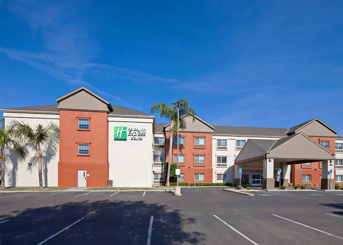 Holiday Inn Express & Suites - Tulare By Ihg