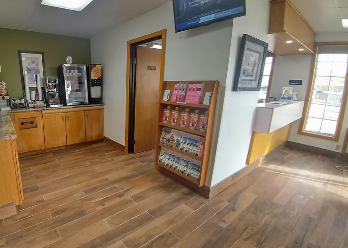 Super 8 By Wyndham Minot Airport