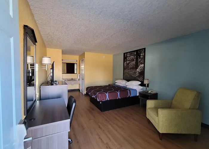 Super 8 By Wyndham Caddo Valley Area