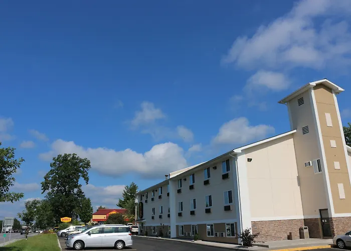 Super 8 By Wyndham Latham - Albany Airport