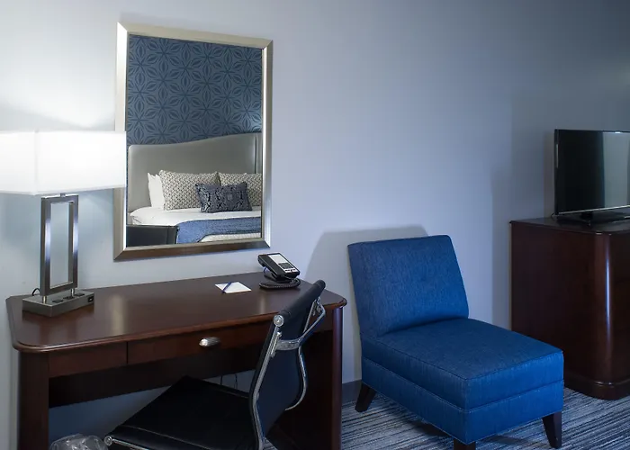 Best Western Plus Franklin Square Inn