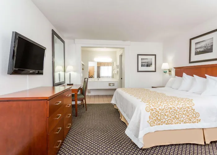 Days Inn By Wyndham Kimball